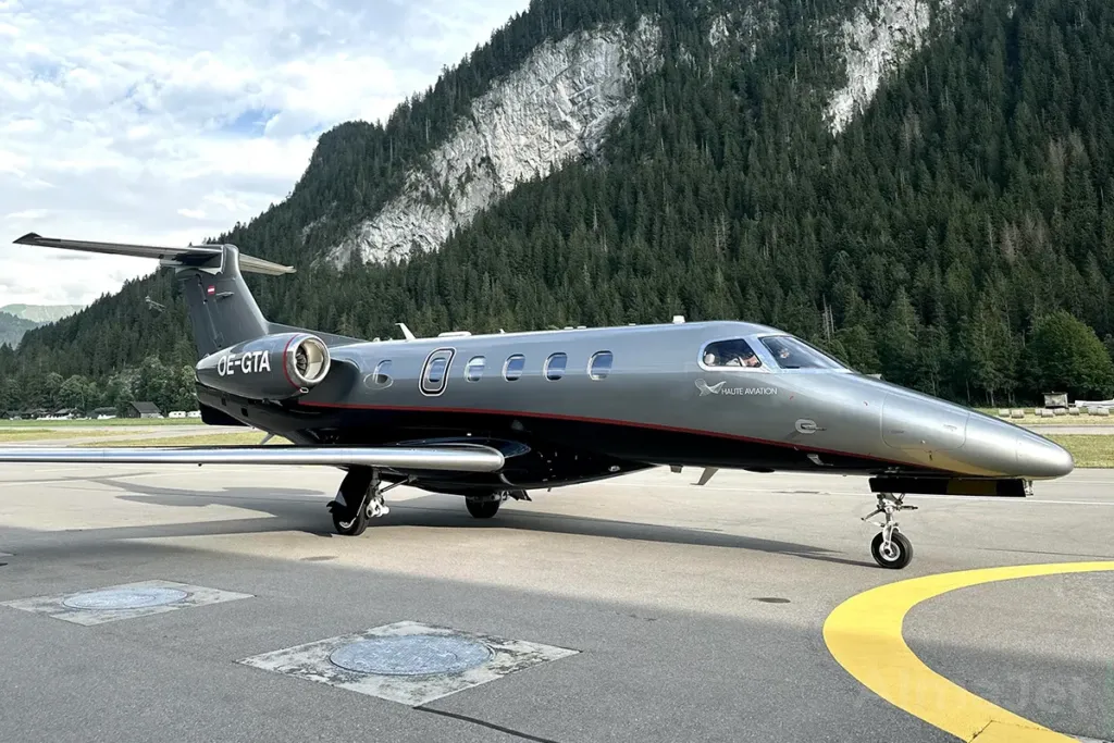 Embraer Phenom 300