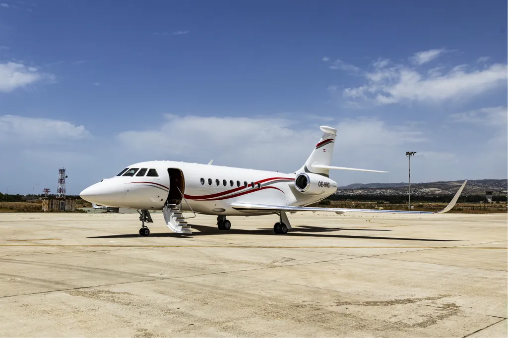 Dassault Falcon 2000LX