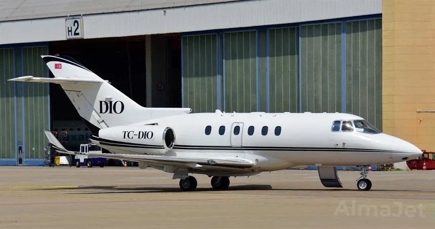 Hawker 900 XP