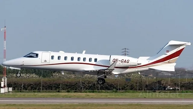 Learjet 75