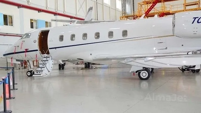 Hawker 800 XPi