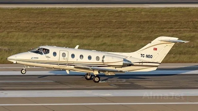 Hawker 400 A