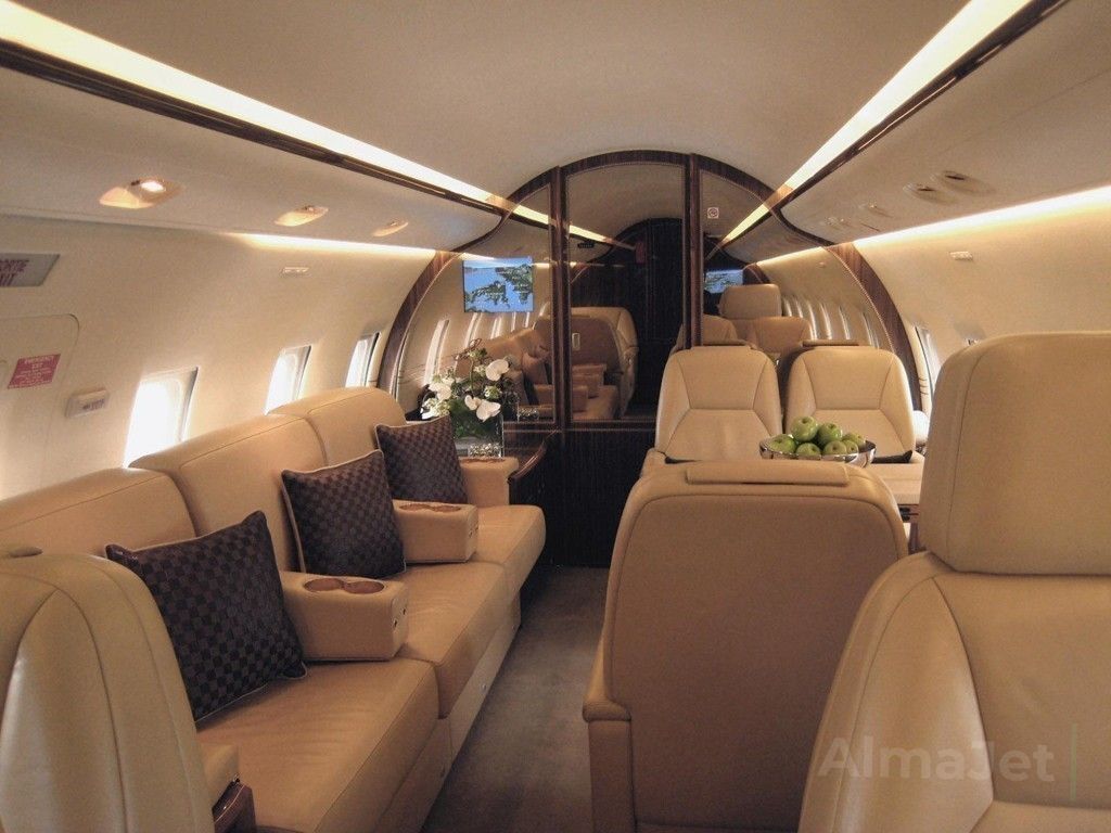 Challenger 604