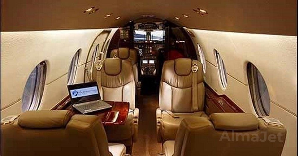 Hawker 400 A